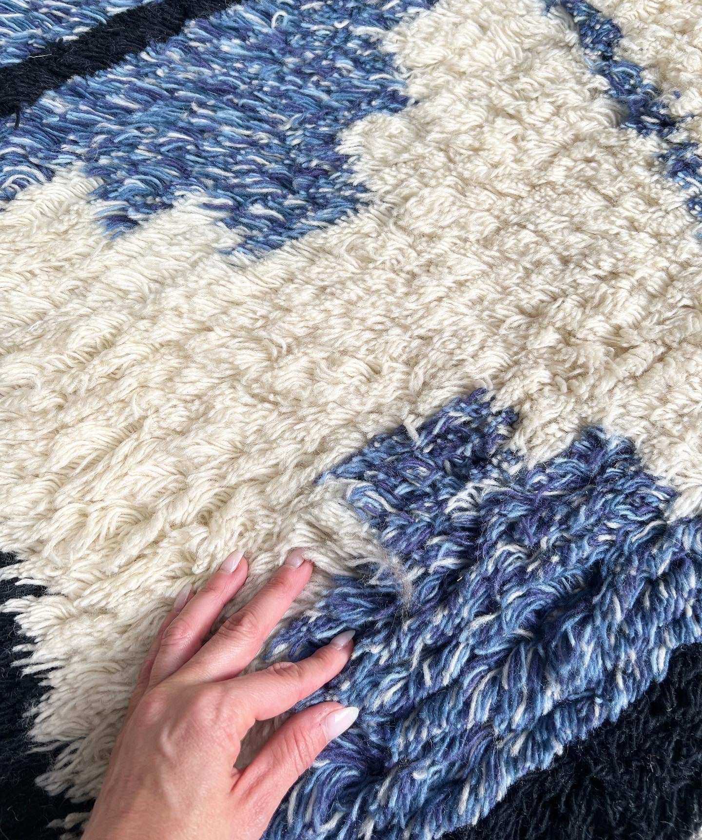 The Shaggy Tile Rug - Blue and Cream - Image 8