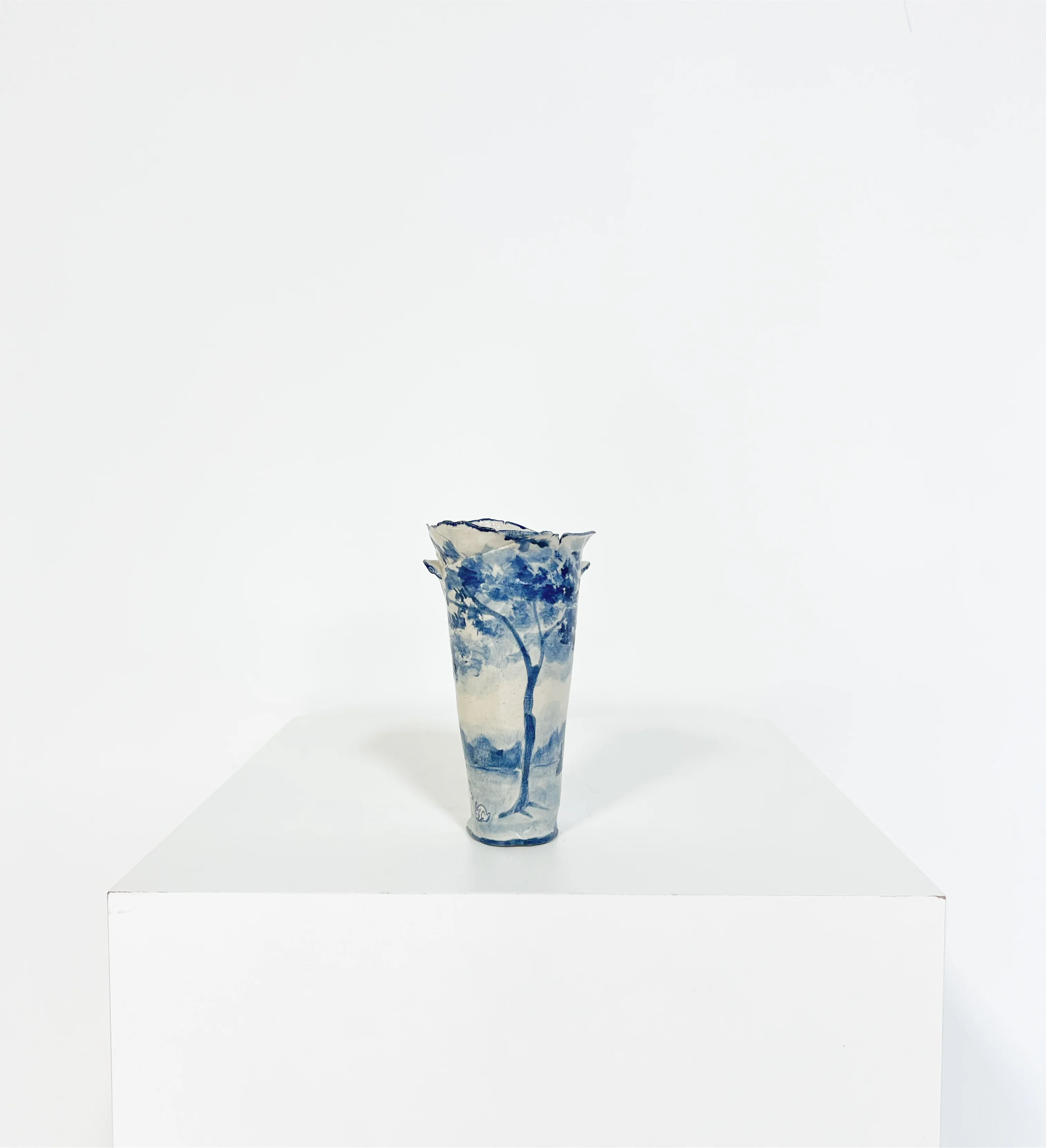 Rabbit Realm Vase - Image 5