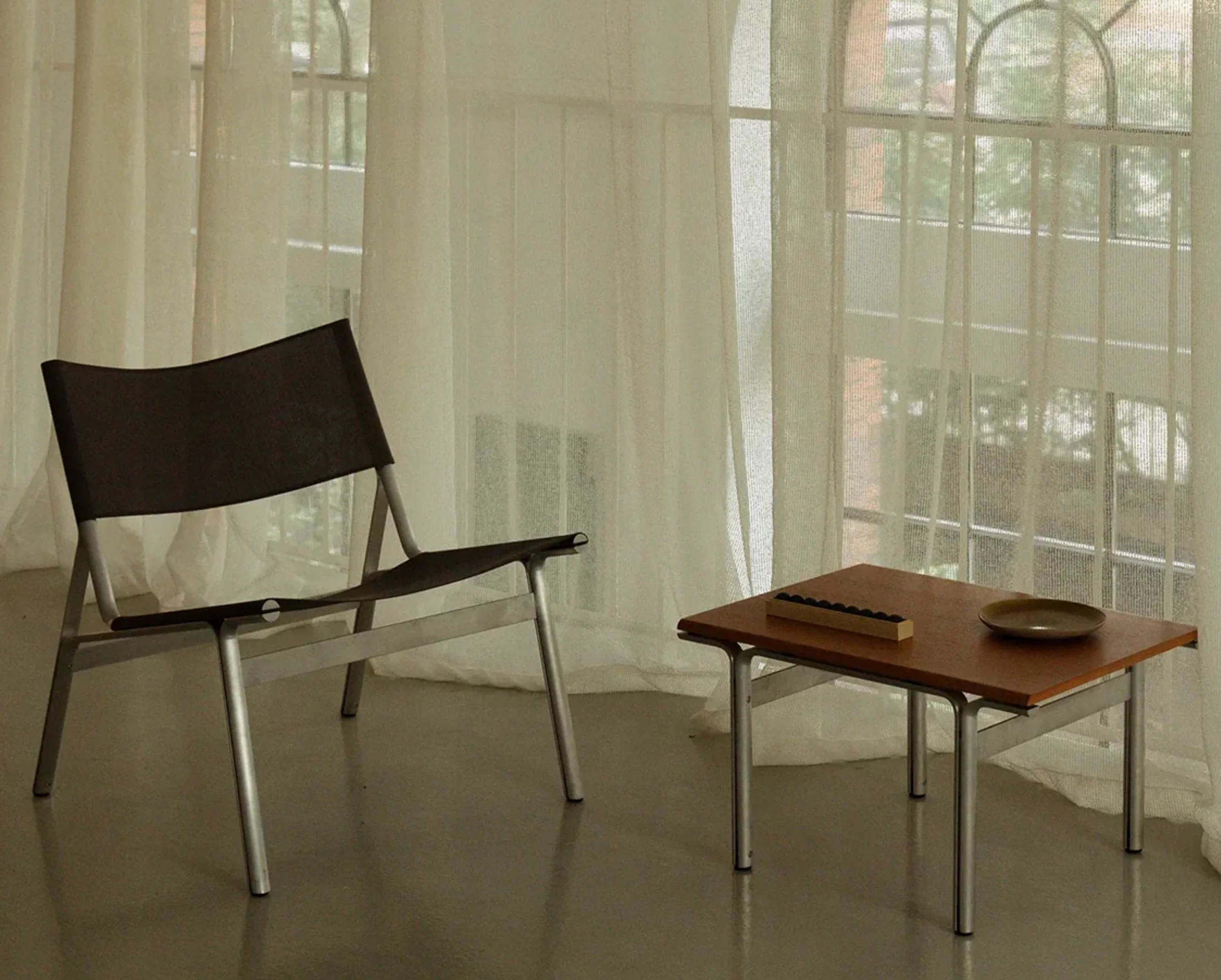 Union Easy Chair | Mesh - Image 2