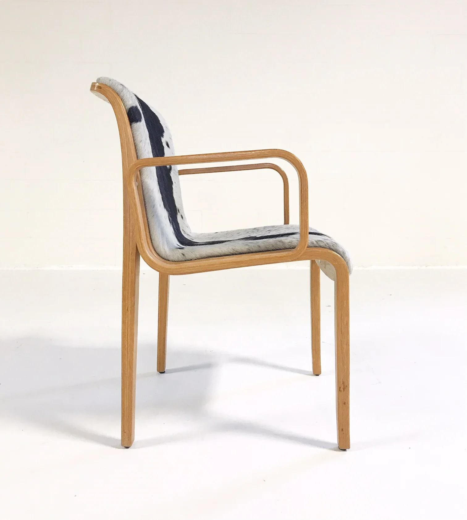 Armchair in Brazilian Cowhide - Image 4