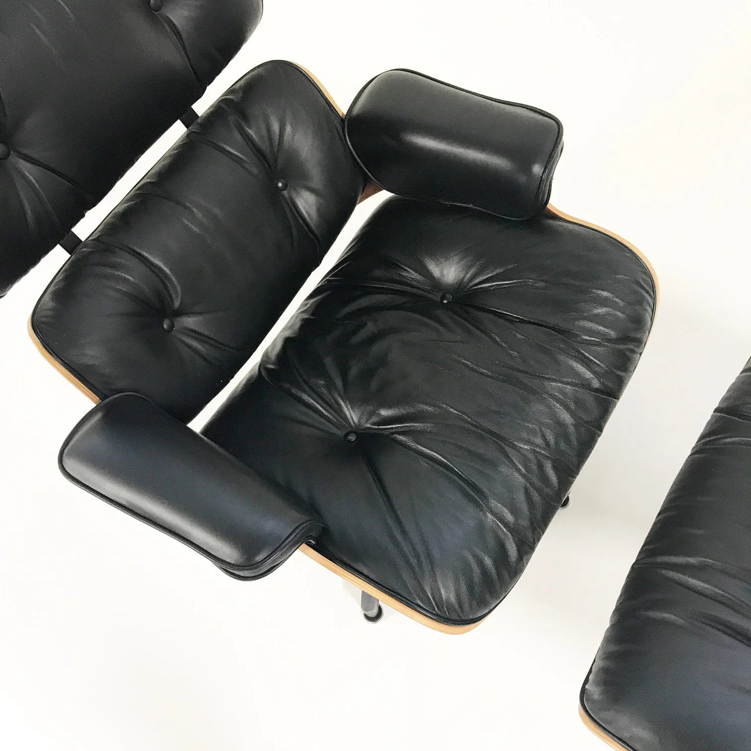 670 Lounge Chair & 671 Ottoman - Image 2