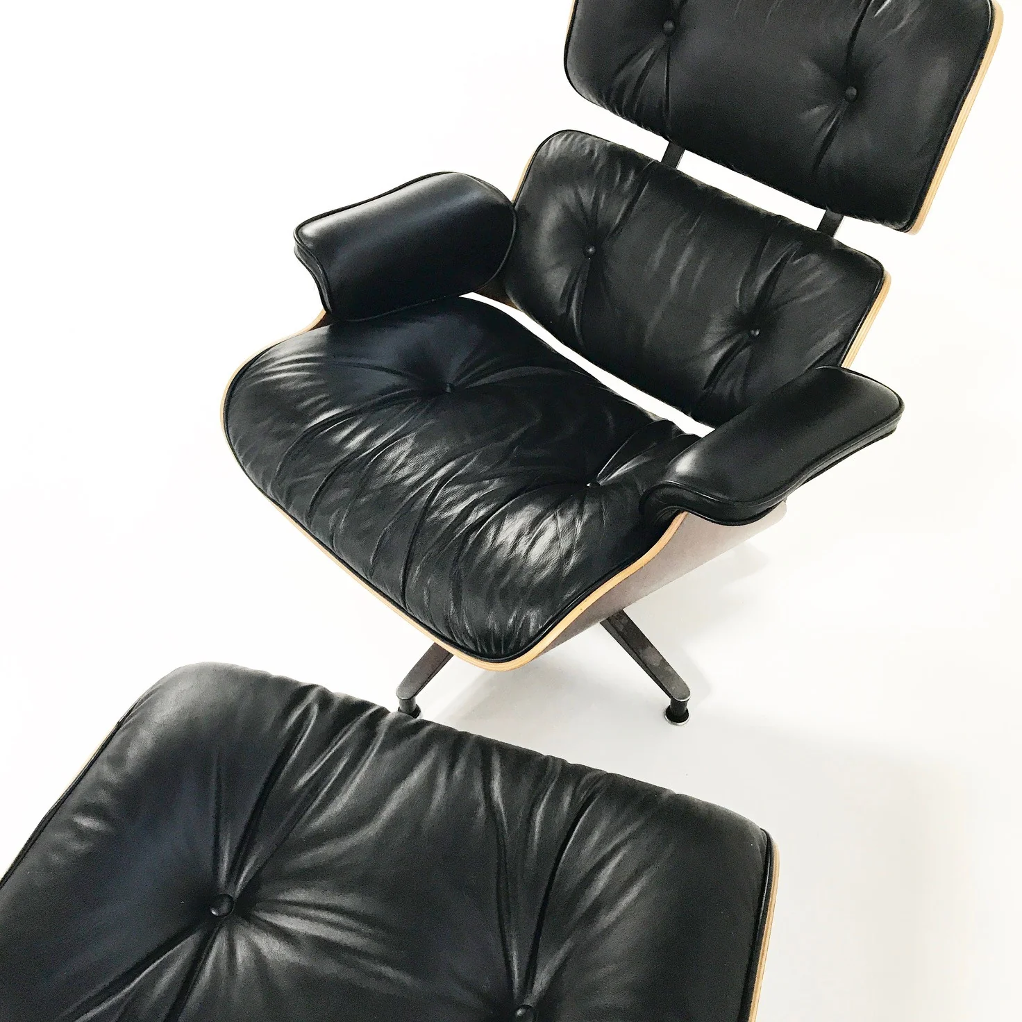 670 Lounge Chair & 671 Ottoman - Image 5