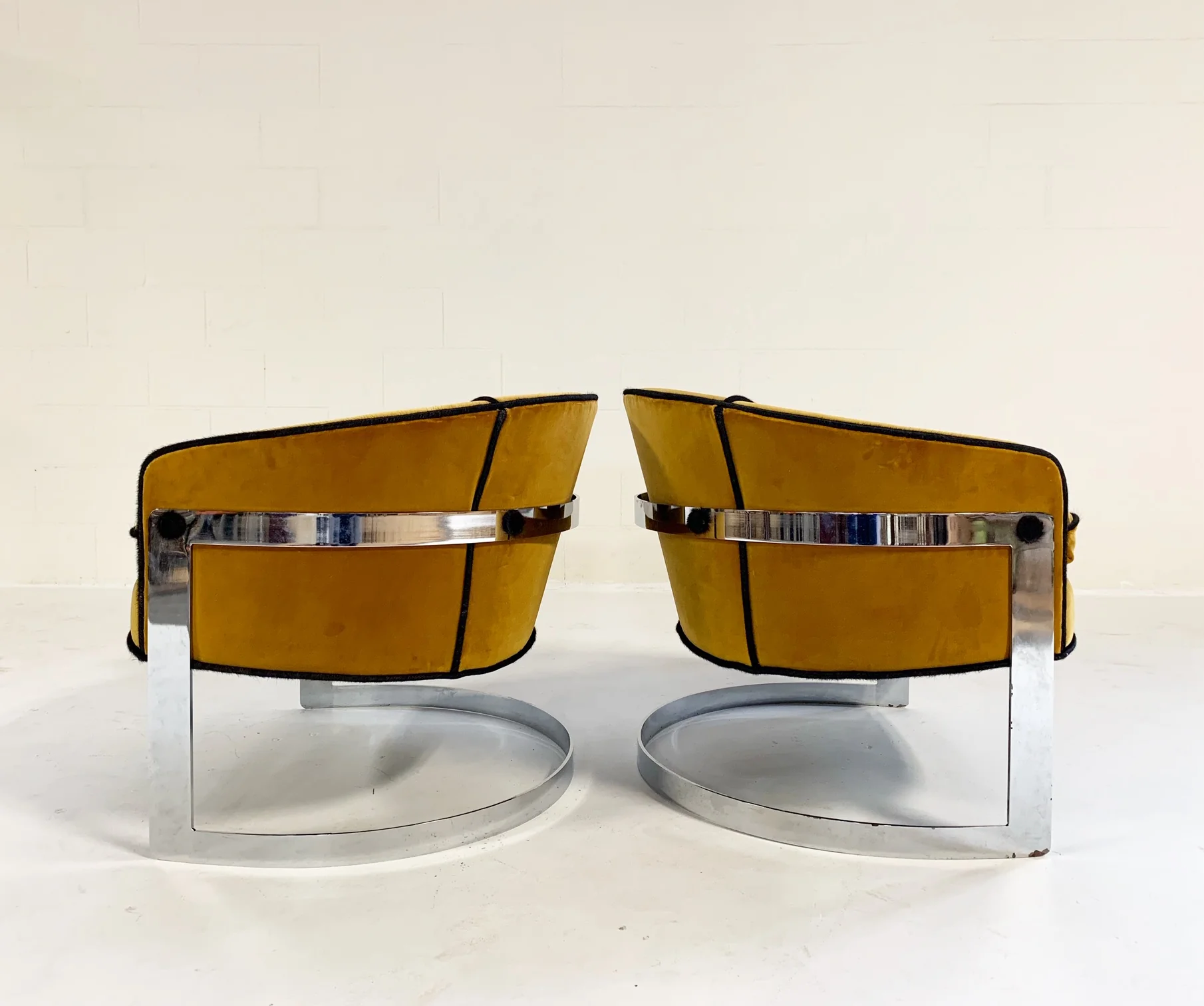 Lounge Chairs in Loro Piana Velvet - Image 4