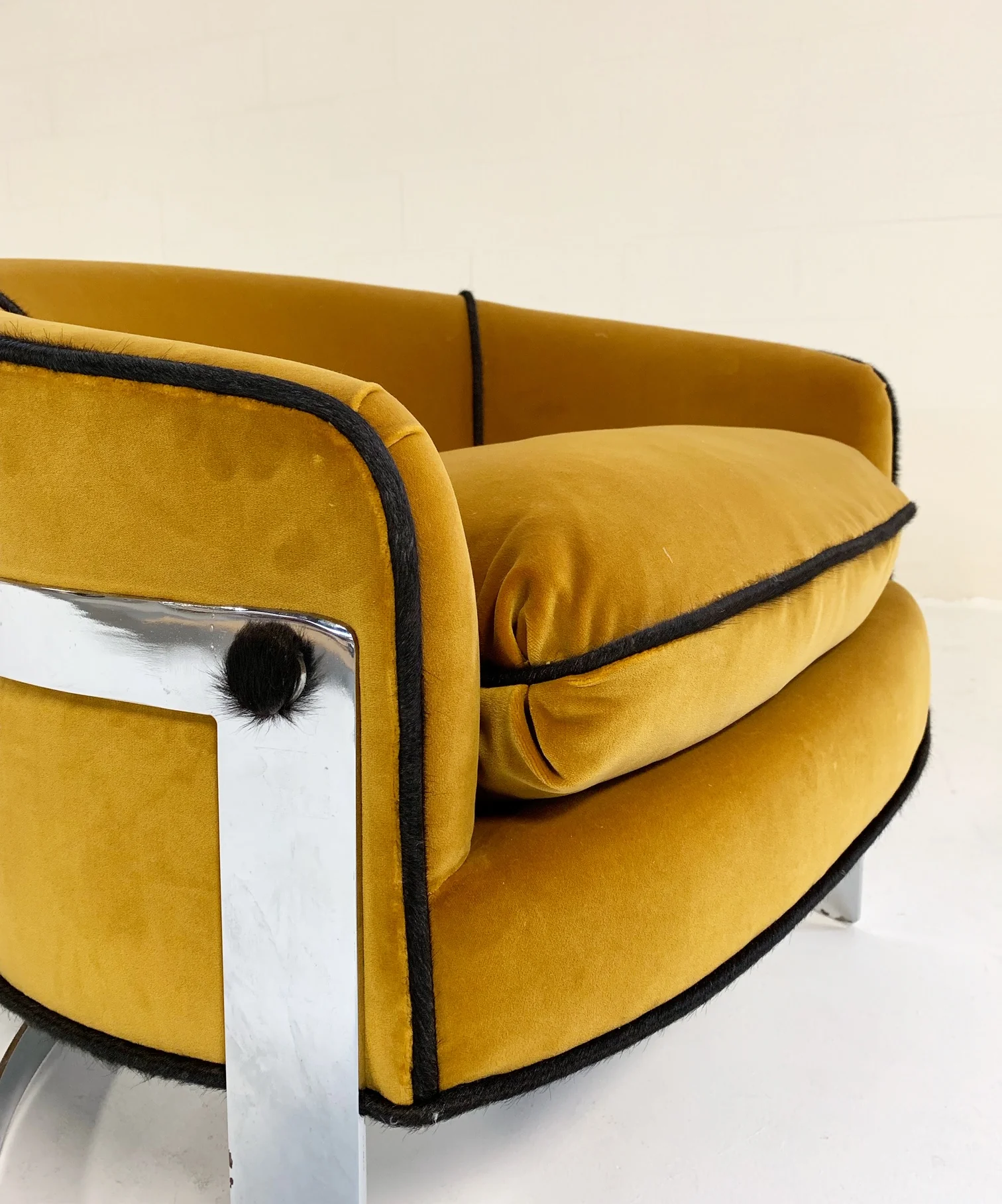 Lounge Chairs in Loro Piana Velvet - Image 8