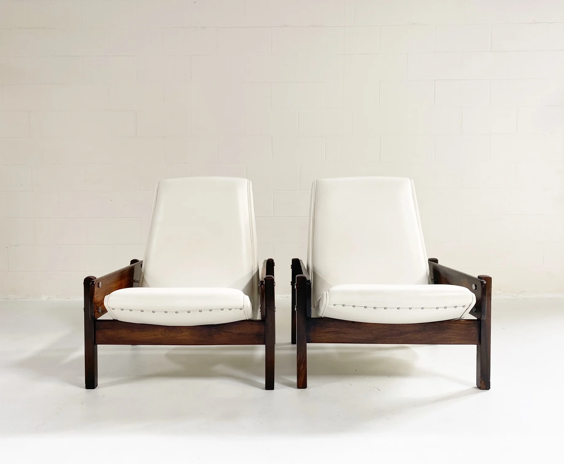 Vronka Chairs in Leather, Pair - Image 7