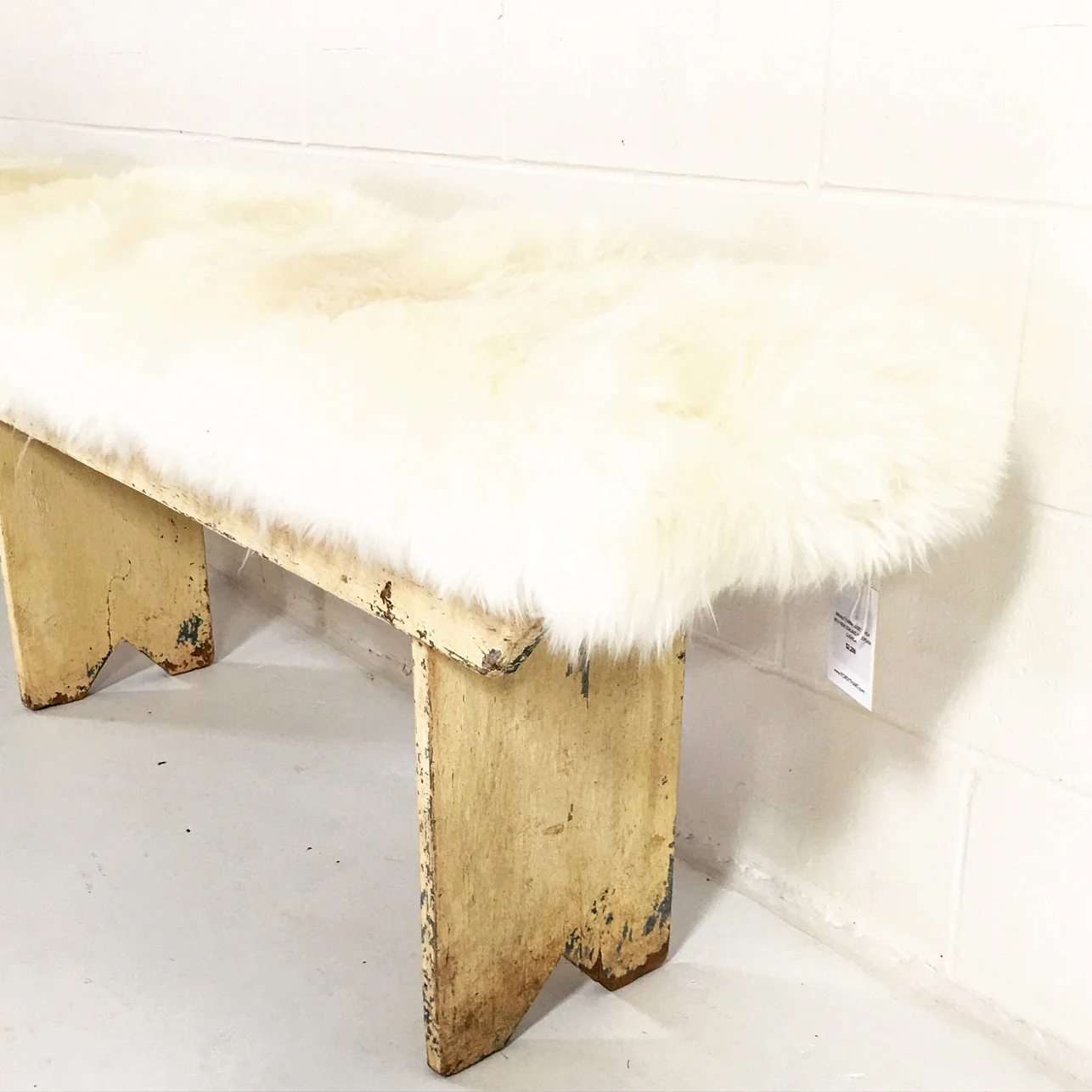 Farmhouse Bench with Sheepskin Cushion - Image 4