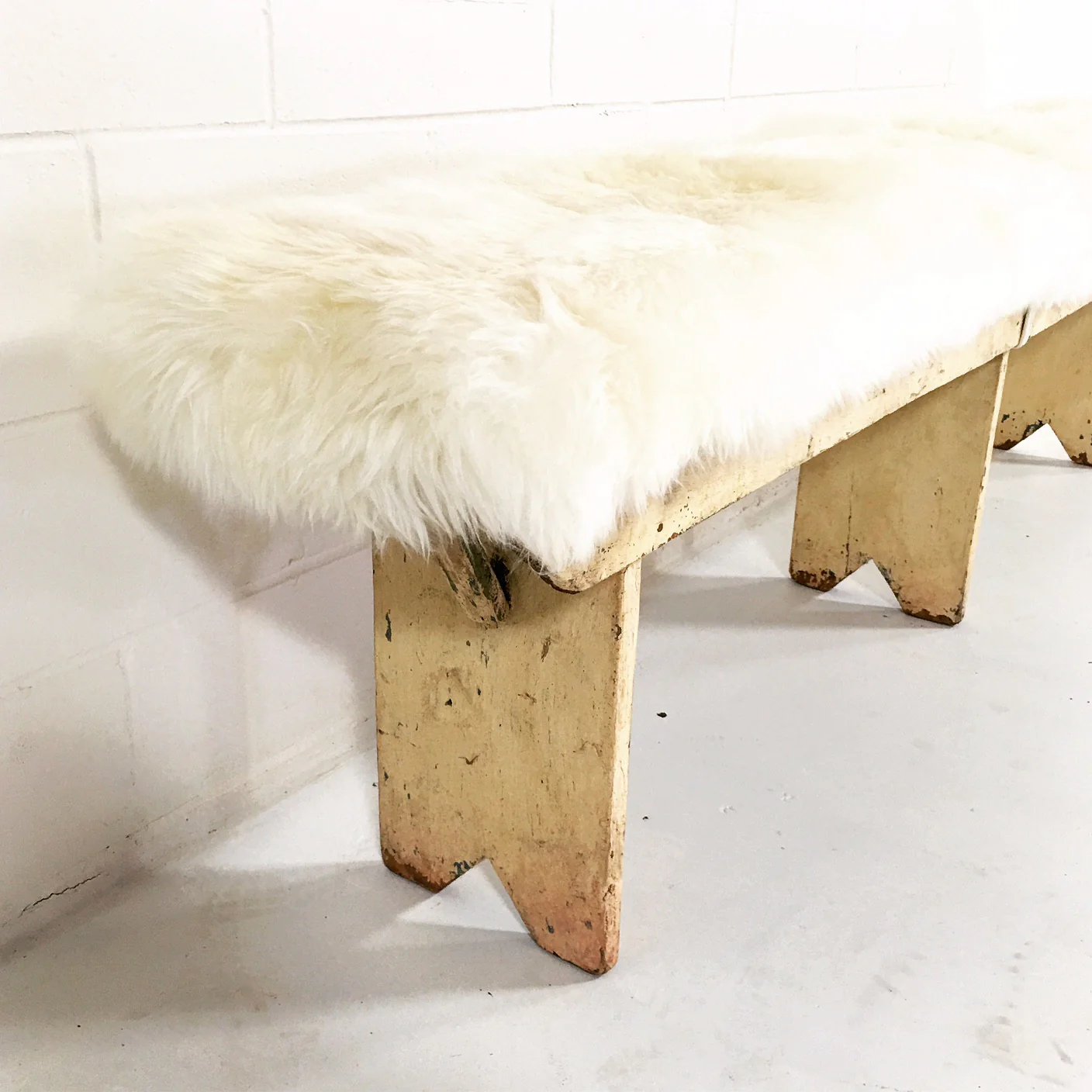 Farmhouse Bench with Sheepskin Cushion - Image 6