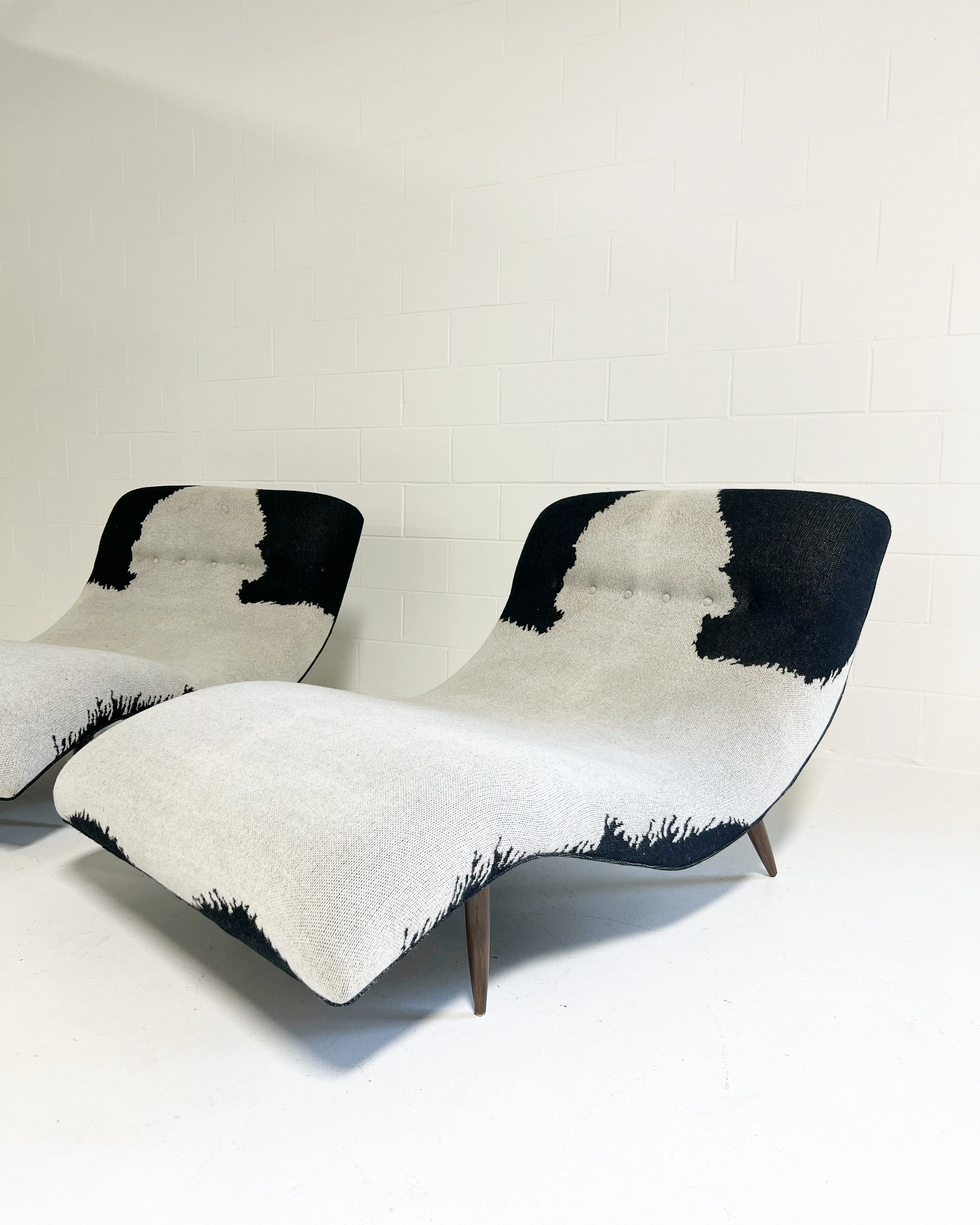 Wave Chaise Lounge in Cashmere and Leather - Image 7