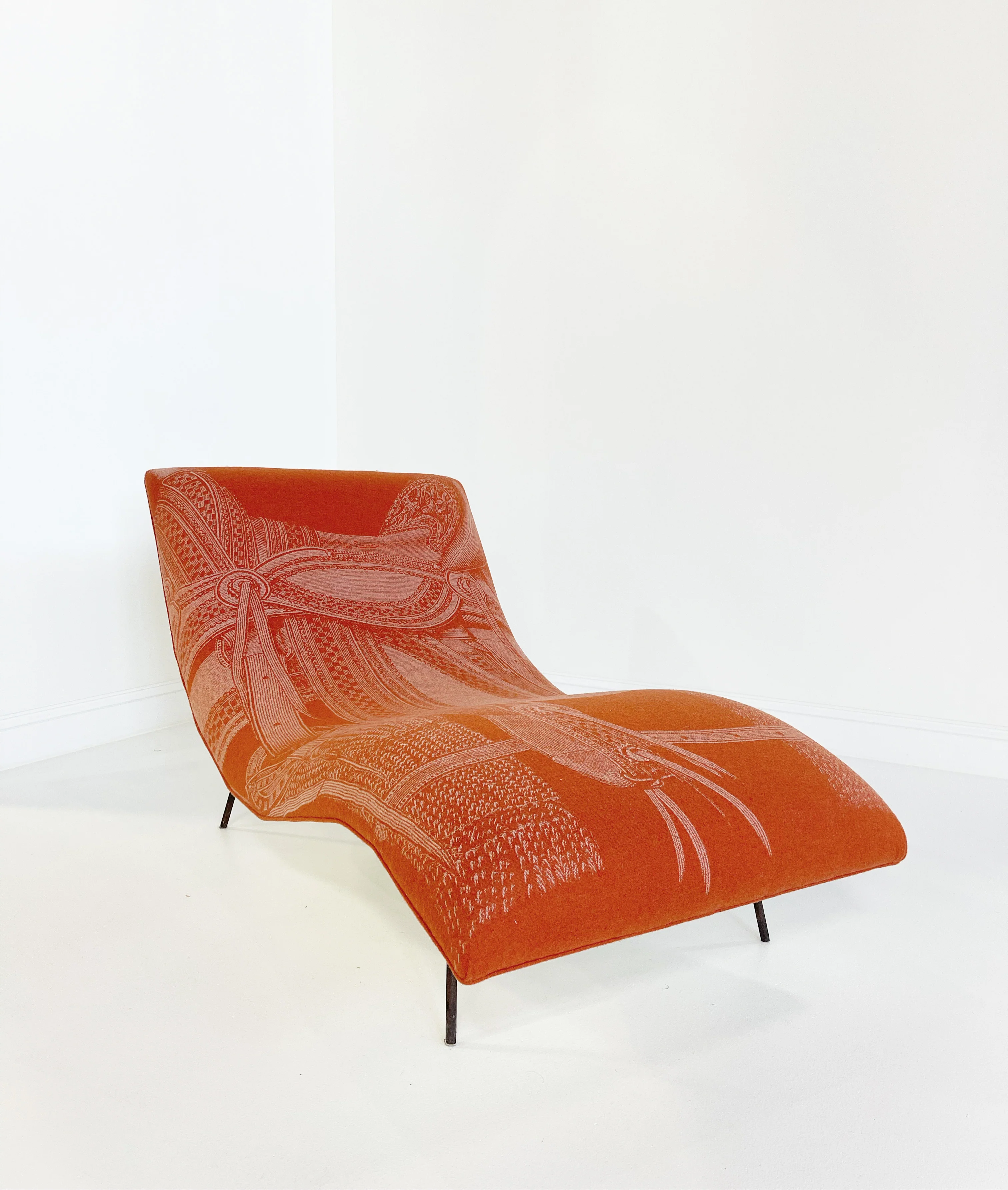 Wave Chaise Lounge in Hermès Blanket and Ivory Leather - Image 5