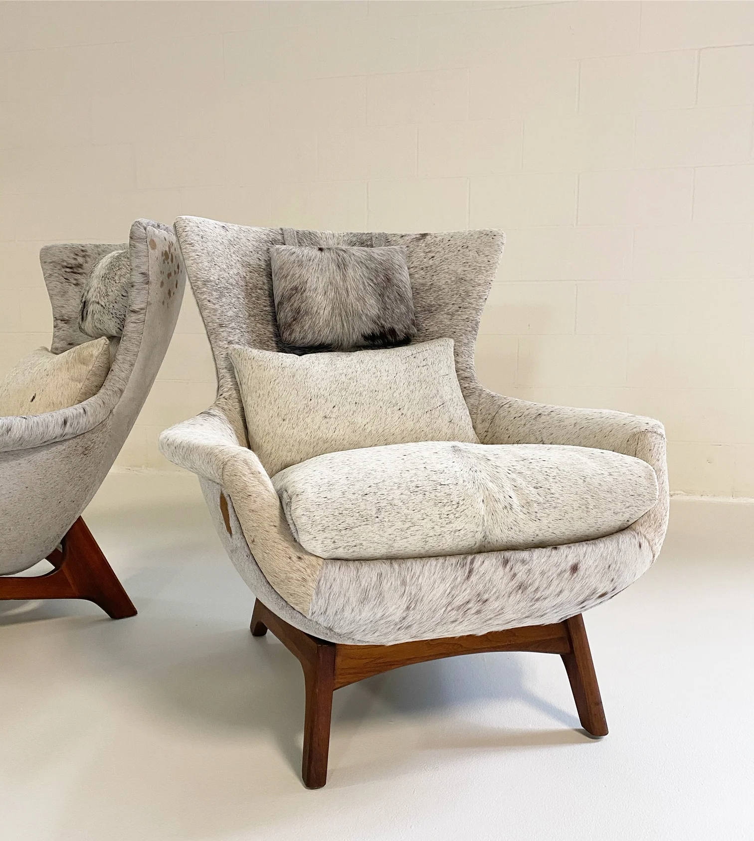 Wingback Lounge Chairs in Brazilian Cowhide, pair - Image 5
